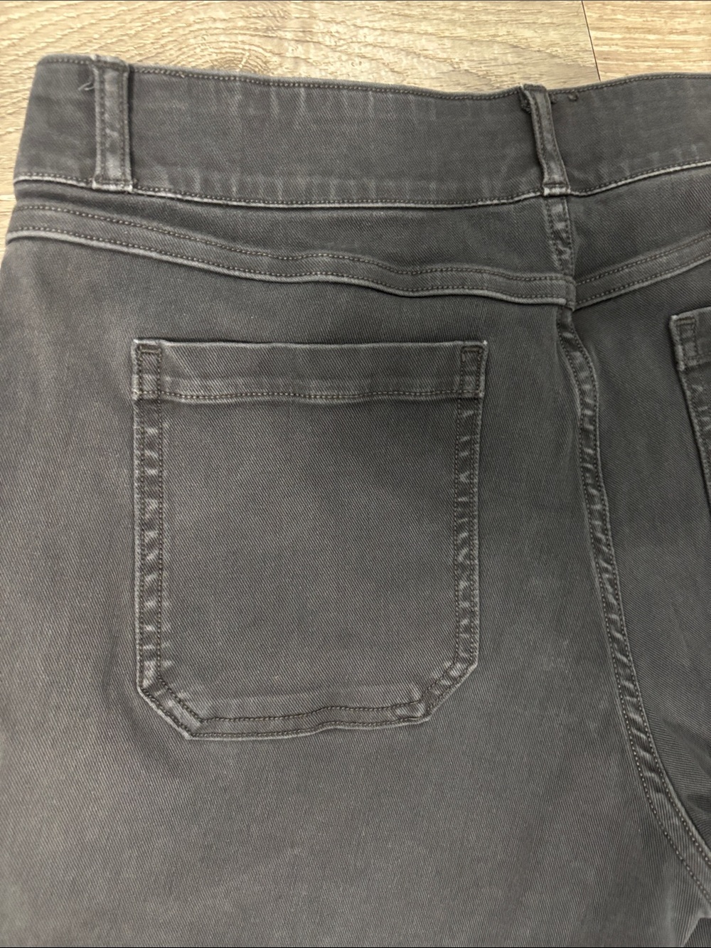 SPANX Charcoal Gray Twill High-Waist Pull on Shorts Tummy Control Size Large - Picture 5 of 6